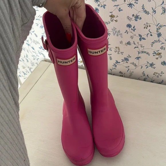 Hunter Fuchsia Waterproof Boots - Picture 2 of 3